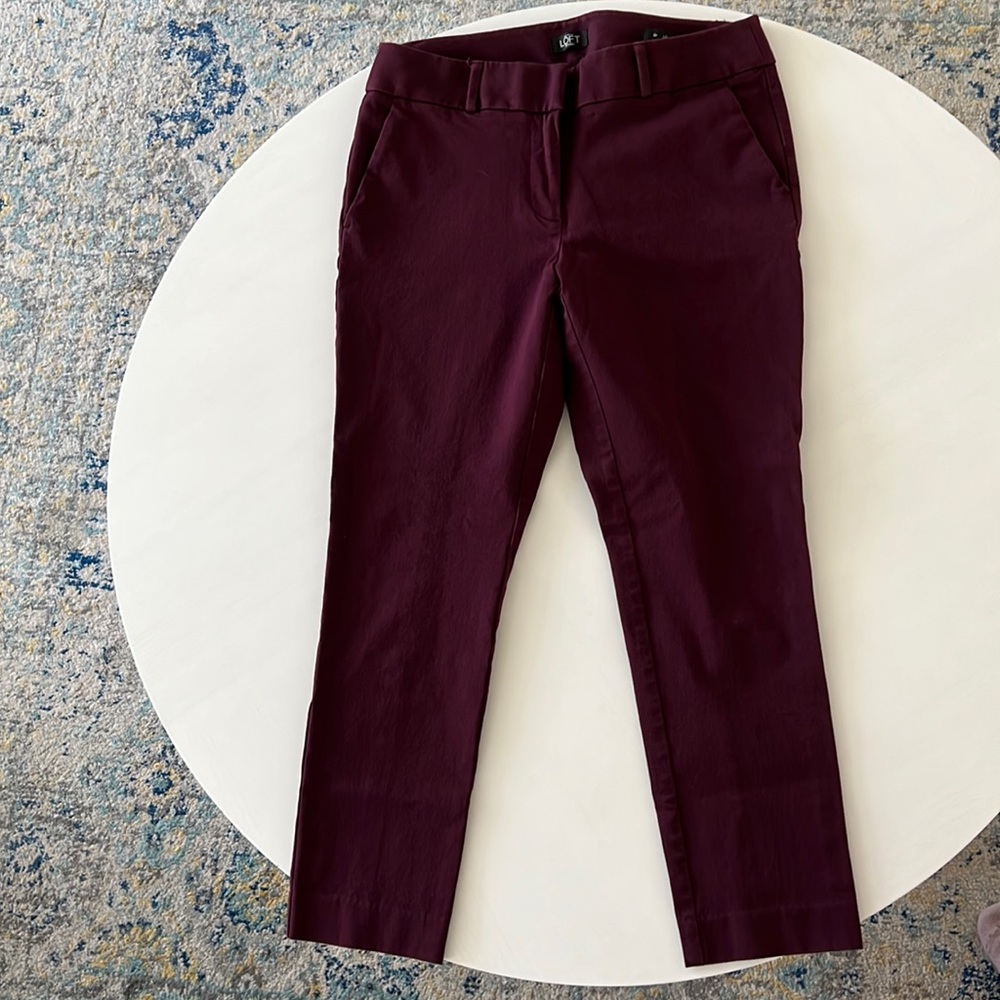 LOFT Julie Skinny pants. Size 6P. Wine.